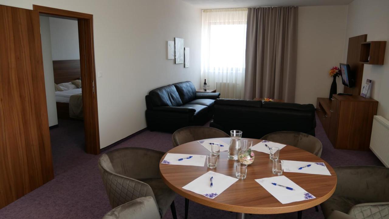 Suite Minibar,1105288566:JPEG