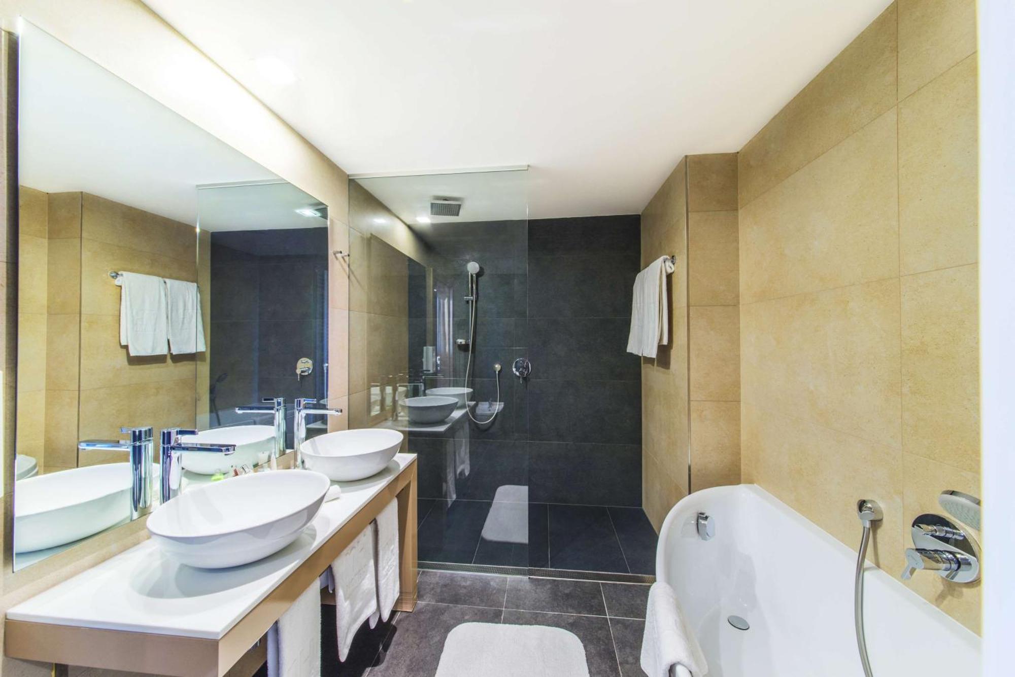 Standard Double or Twin Room Extra Bed,1730021653:JPEG