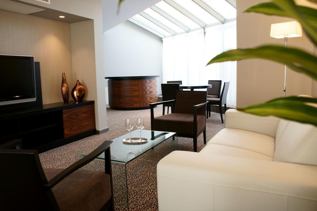 Classic Suite,1212420460:JPEG